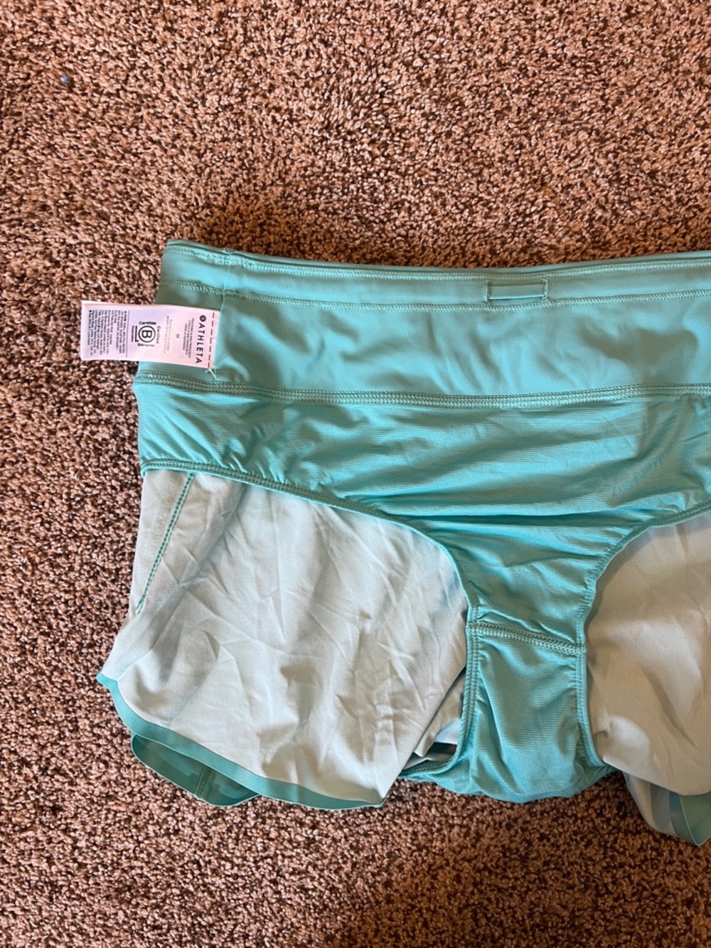 Athleta Run With It 3.5” Short NWT - Picture 7 of 7